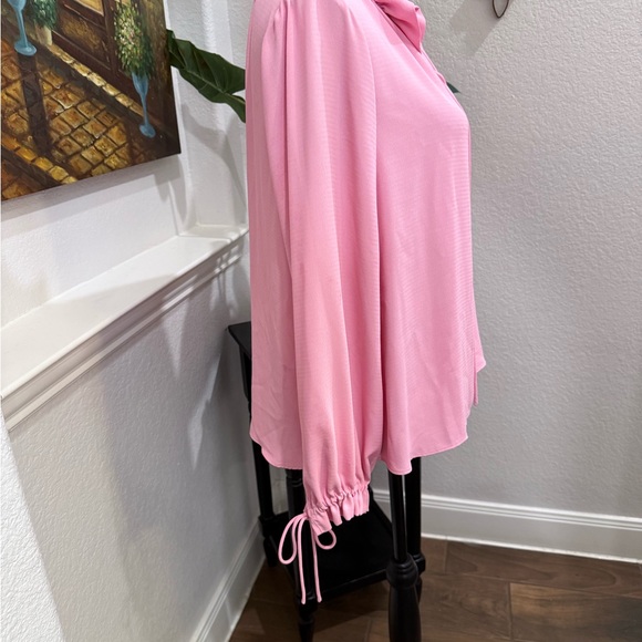 Pink Ruffled Women's Top, Size SMALL by Gibson Latimer - Picture 3 of 6